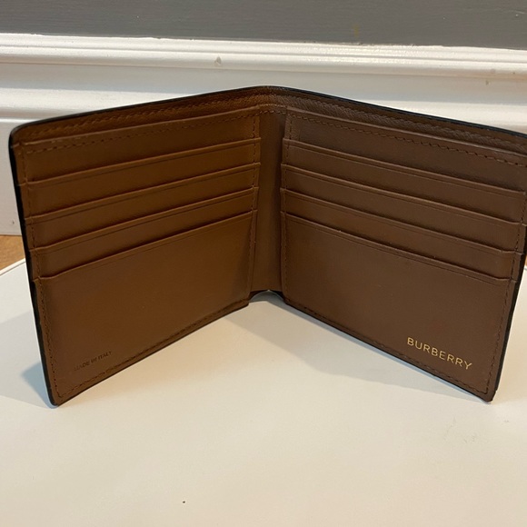Burberry bi-fold wallet - Picture 6 of 9